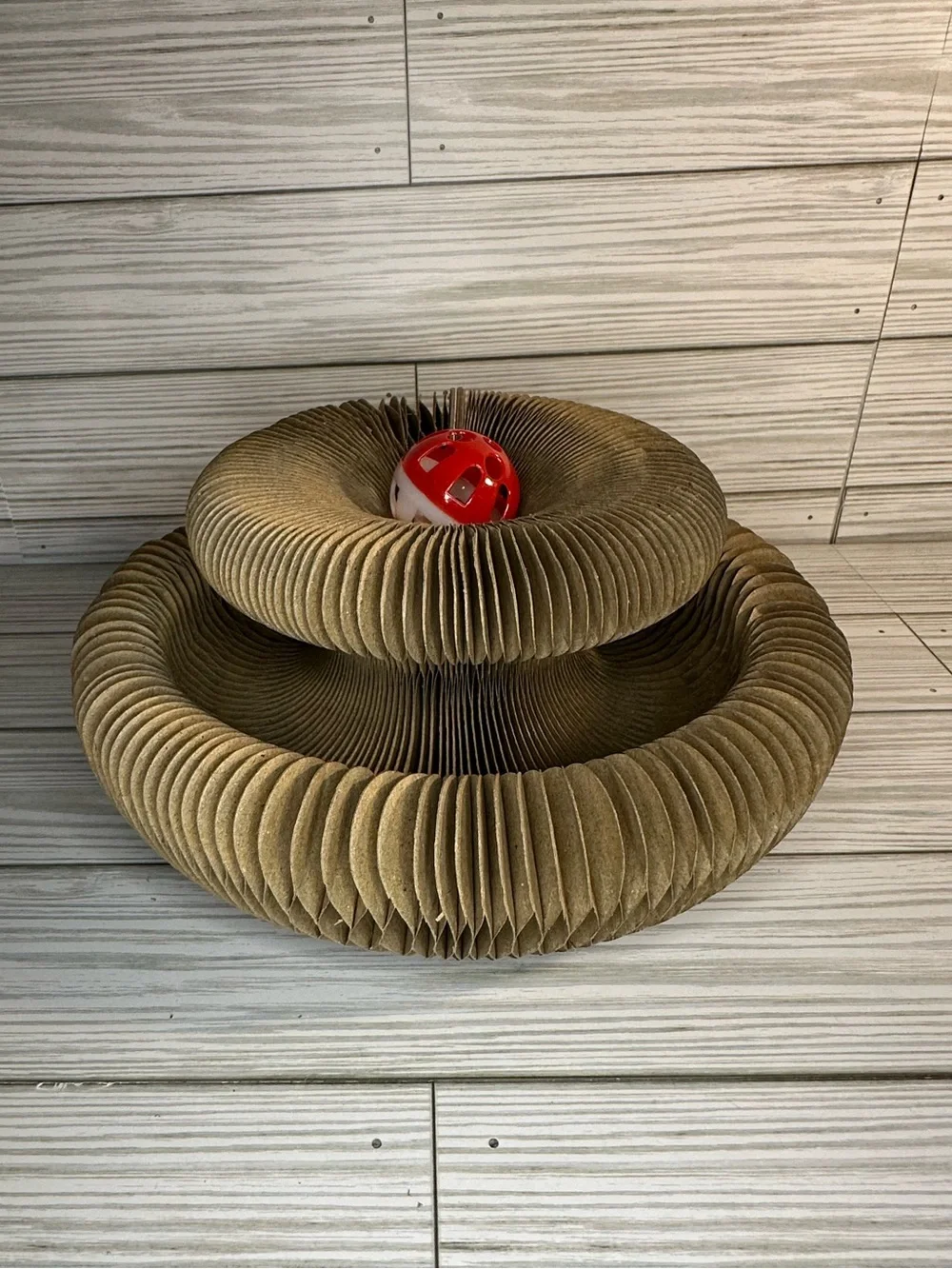 Interactive Curved Cardboard Cat Toy with Red Play Ball Entertainment